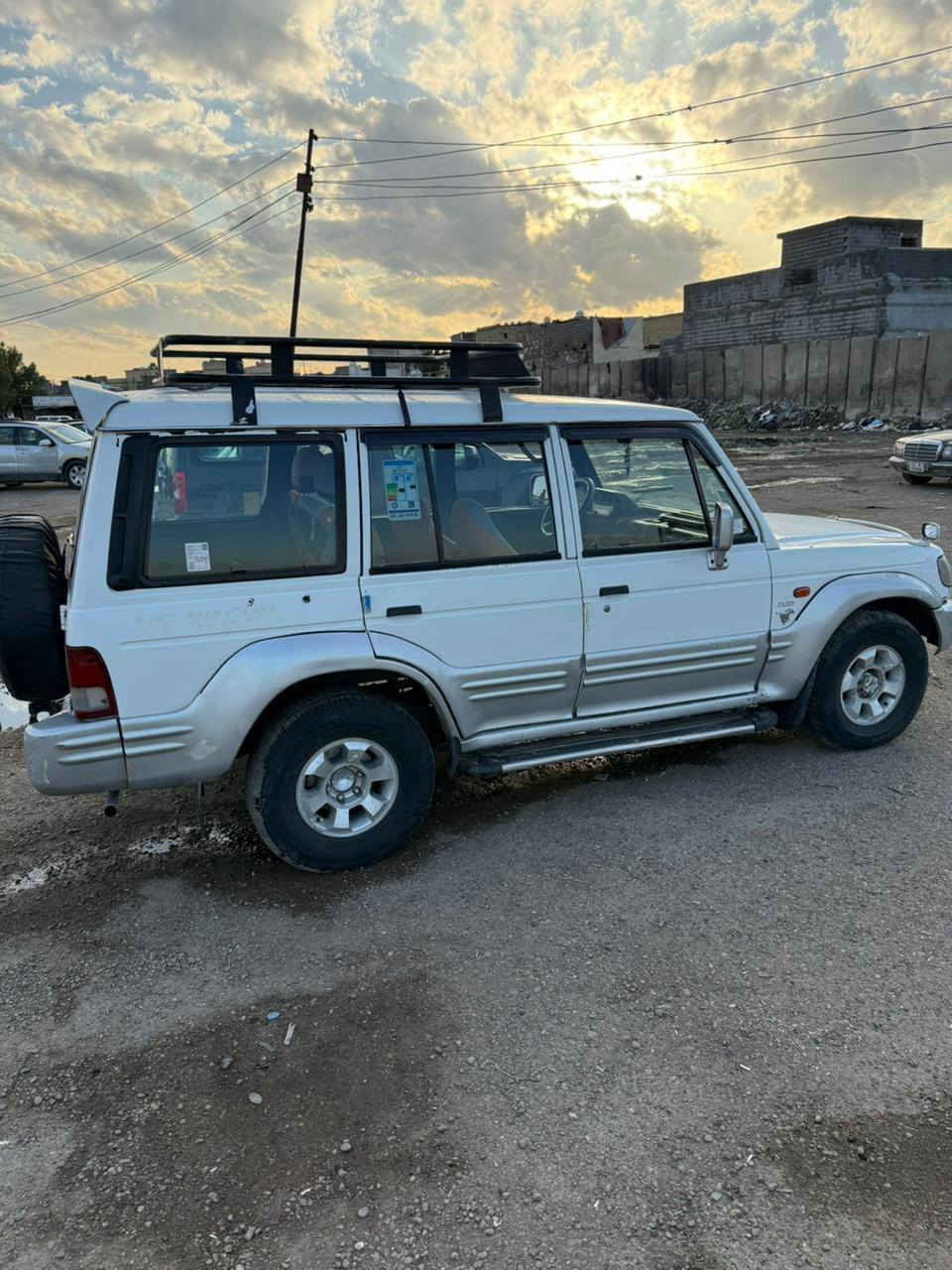 السلام عليكم قالوبر اللبيع موديل ٢٠٠٢ مكينة بلادية مكان بغداد رقم الهاتف***********
