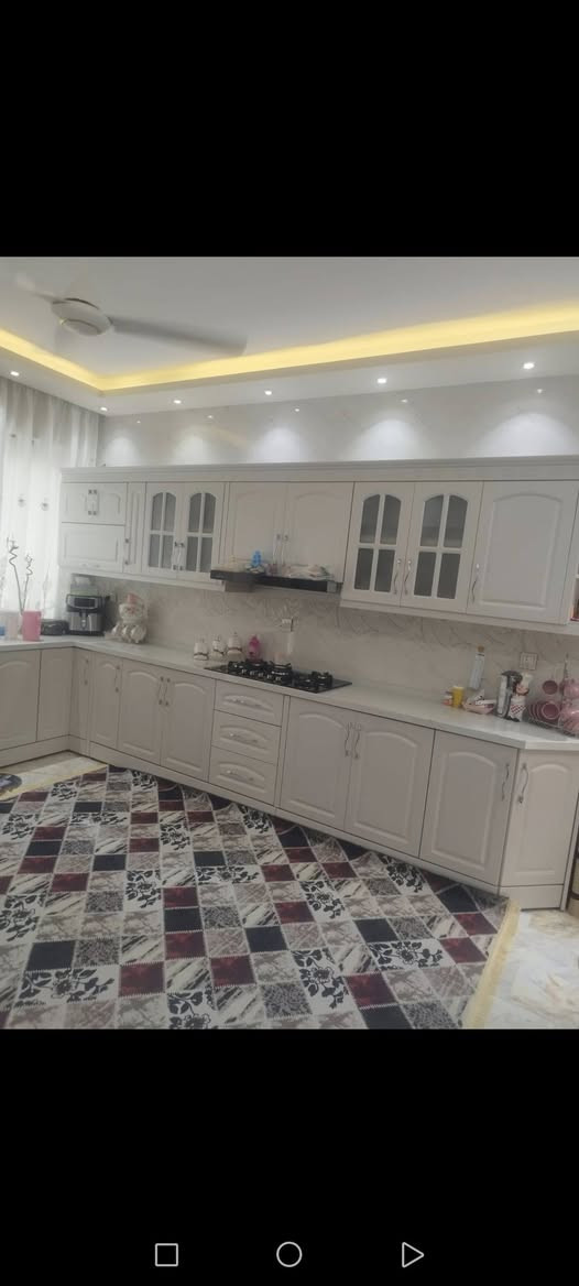 للبيع بيت بالكاظميه بالطي شارع الصافي الفرع السابع مساحته 150 ااواجهه 9 ملك 100 أوقاف 50 للاستفسار الاتصال على الرقم ***********
