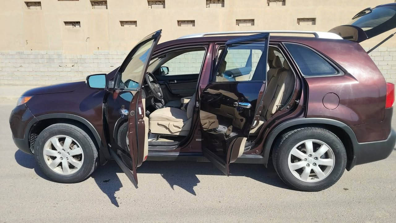 السلام عليكم سورنتو ٢٠١٢ أمريكي  بيهة بس البنيد مصلح جاهزة رقم بغداد*********** عنواني بغداد محمودية
