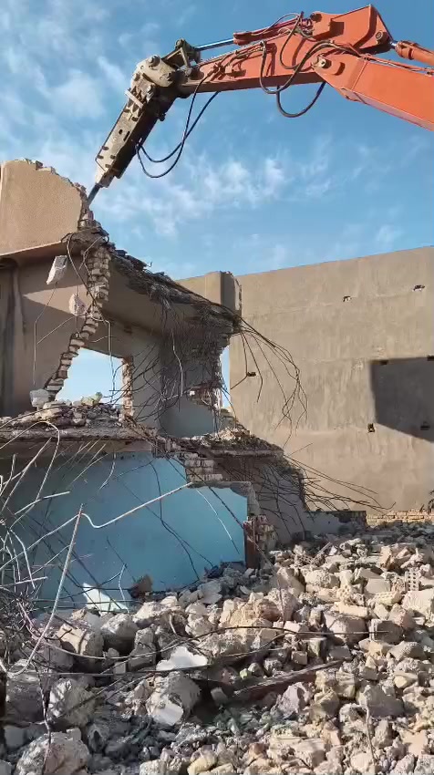 تفليش الدور والمباني القديمه ورفع الانقاض وحدل سبيس بأحدث اليات لتفليش بمواده يعني ماخذ فلوس في جميع أنحاء ديالى تصال على رقم ***********
