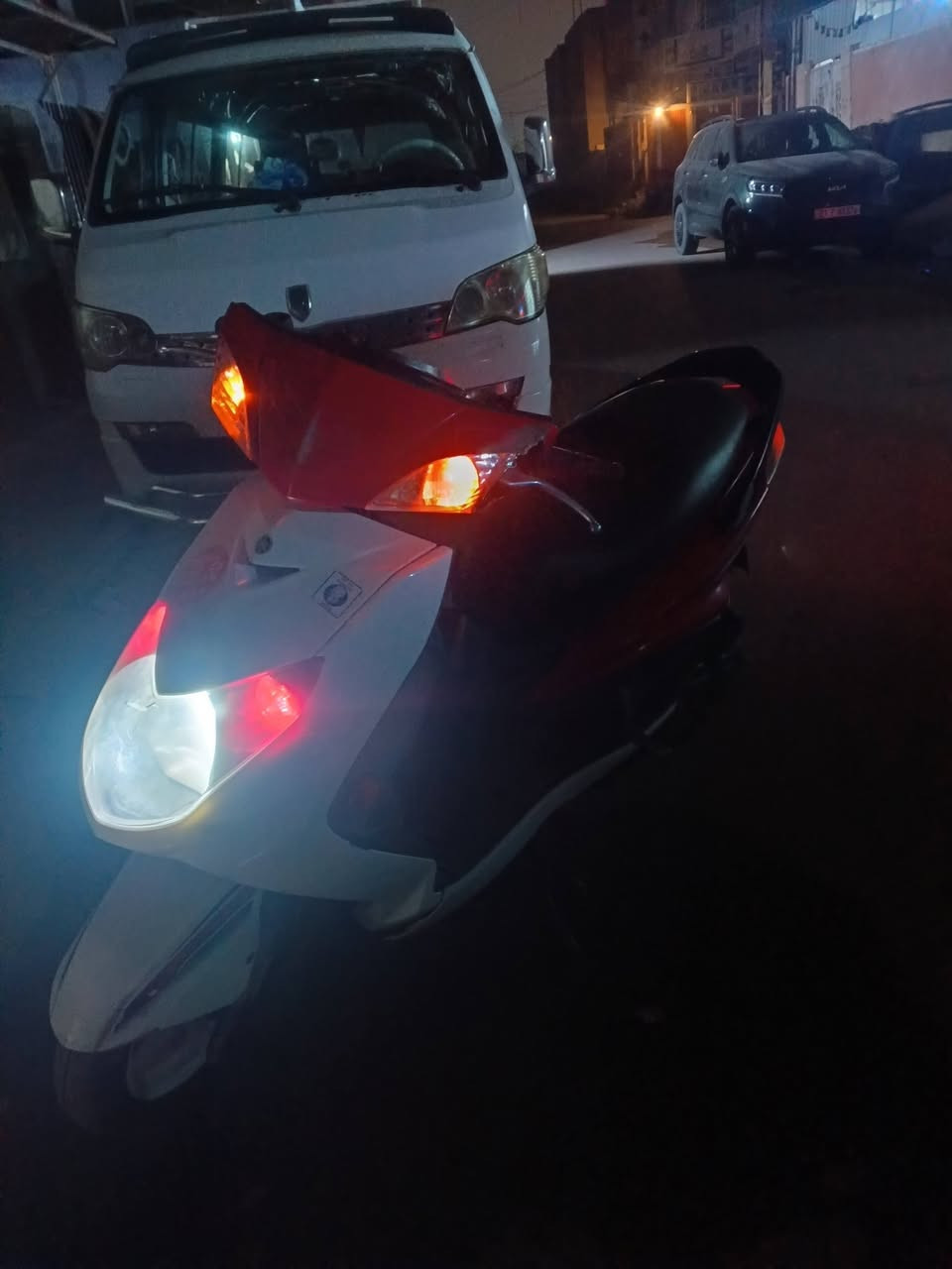 سلام عليكم سكنس فحل نوزل خطين للبيع كلهه ختم واحد بلاديه كهربائيات كلهه شغاله ام الطلاعات الشراي يتصل ***********.     السعر 800 وبيهه مجال
