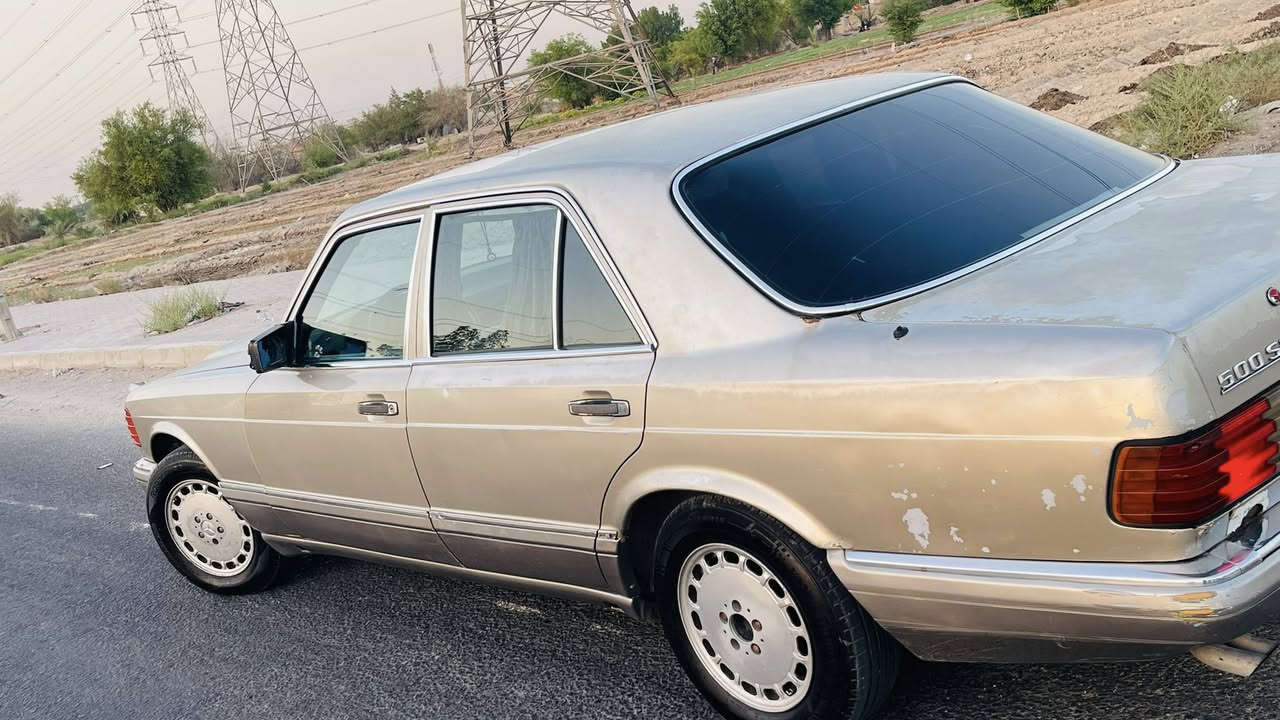 سلام عليكم مارسيدس جامبو باب قصيره تبريد شغال حداديه فتحه كشتات جلد مداور ثاني يوم بلادي ما مصبوغه سياره كله بلادي رقم بغداد سعر 42وبيه مجال *********** مكان نجف
