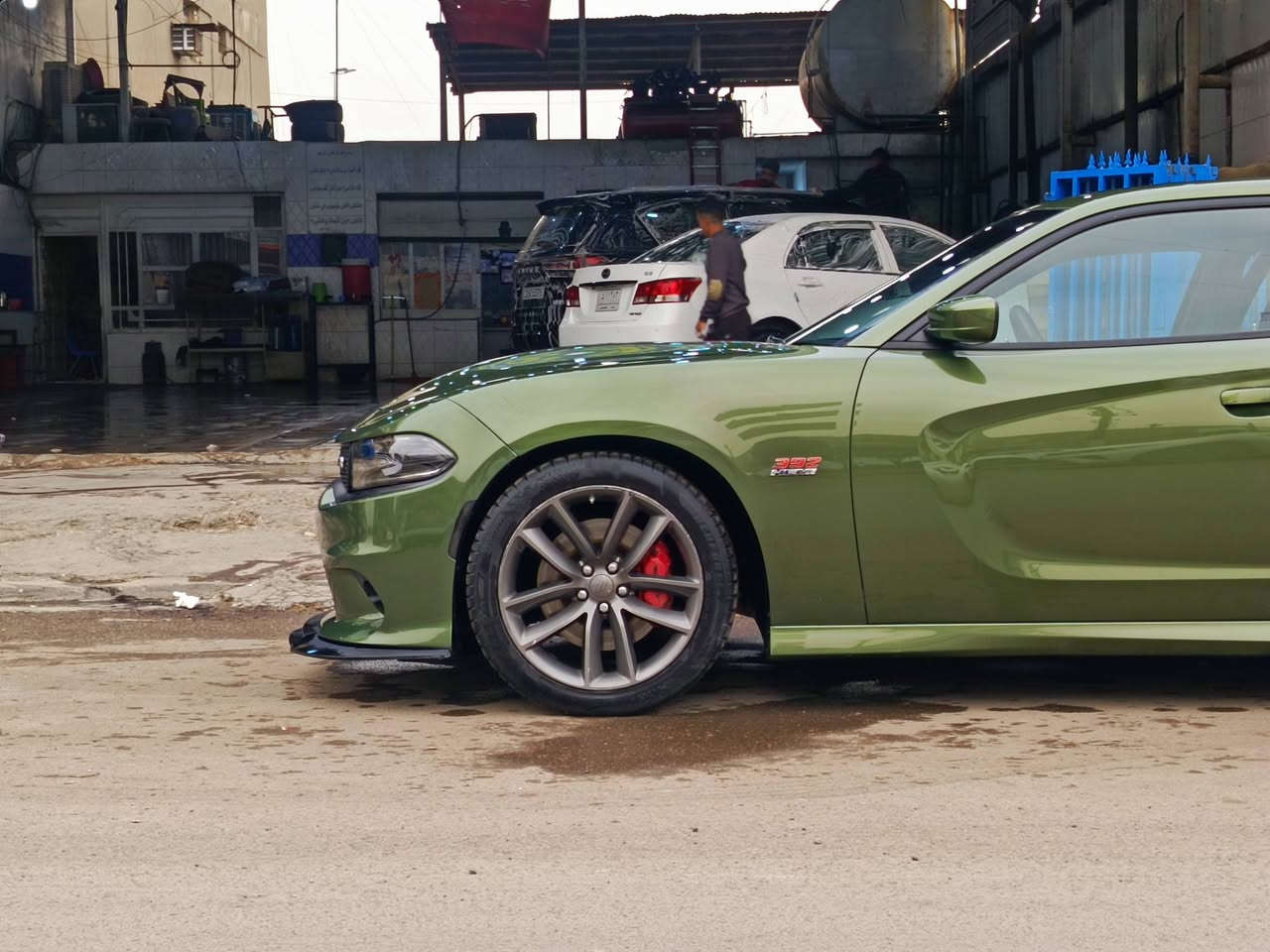 السلام عليكم ...🌹💥
للبيع دوج چارجر سگات باگ 🐝 موديل 2018 بدي اصل SRT سوبر تراك باك بلادي الون زيتوني السياره فول مواصفات 1/1 للاخير عدا الرادار فقط وارد امريكي حادثها خشم البنيد  وصور الحادث موجوده والباب خلف سائق صبغ .
السياره بدون اي نقص ايدي بيها ماشيه 87mi شرط كير ومكينه وصدر جديد مبدل تراي بدون اي رجه السياره رقم بغداد (السنوية باسمي) وعليها رقم يخبل كلش حلو وسياره ايدي بيها بدون اي نقص 
====================================
المواصفات ...
بصمة 
فتحة
داخل كنتاره مختوم سكات 
كشنات خزن ميموري 
كشنات حضن
تدفئة وتبريد بالكنشات الامامية
تدفئة بالكشنات الخلفية
تدفئة استيرن 
سستم سماعات بيست 
دمام خلفي بيست 
كلاصات تبريد وتدفئة 
فچوج برمبو ٤ بستم
نظام LAUNCH
نظام DRICVE MODES
شاشة كبيرة 8,5 أنج جميع الأوبشنات مفتوحة 
كير 8 نمر
شفتات استيرن
حساس خلفي ابلادي 
كشافات زينون 
منظومة زينون شادلها 
كامره خلفيه دواره HD
دبلات صفر SRT
ويل گب دايتونا 
ولف حماوه ريسنگ انسة الحماوه صيف وشتى 
فصله بلاديه ممفتوحه
دبات سود SRT
احزمه لون اخضر 
شوته رياضيه 
دگمه سبورت
رقم الشاطي هذا ( 2c3cdxgj4jh318942 ) 
مسويله تفريغ ونعمه صوت يخبل طرب وشادلها كاتم صوت بوابات 
وبعد بيها هواي مواصفات شباب المحرك 6400 اصل بالسنوية 
 السياره شوفتها مال موديل 2023
 بدي اصل SRT السياره عارضها بسعر حلو مال بيع مكاني بغداد (بغداد الجديده)
السعر 215 وبيها مجال بسيط  للاستفسار اكثر 
***********
اسف ع الاطاله 🌹
