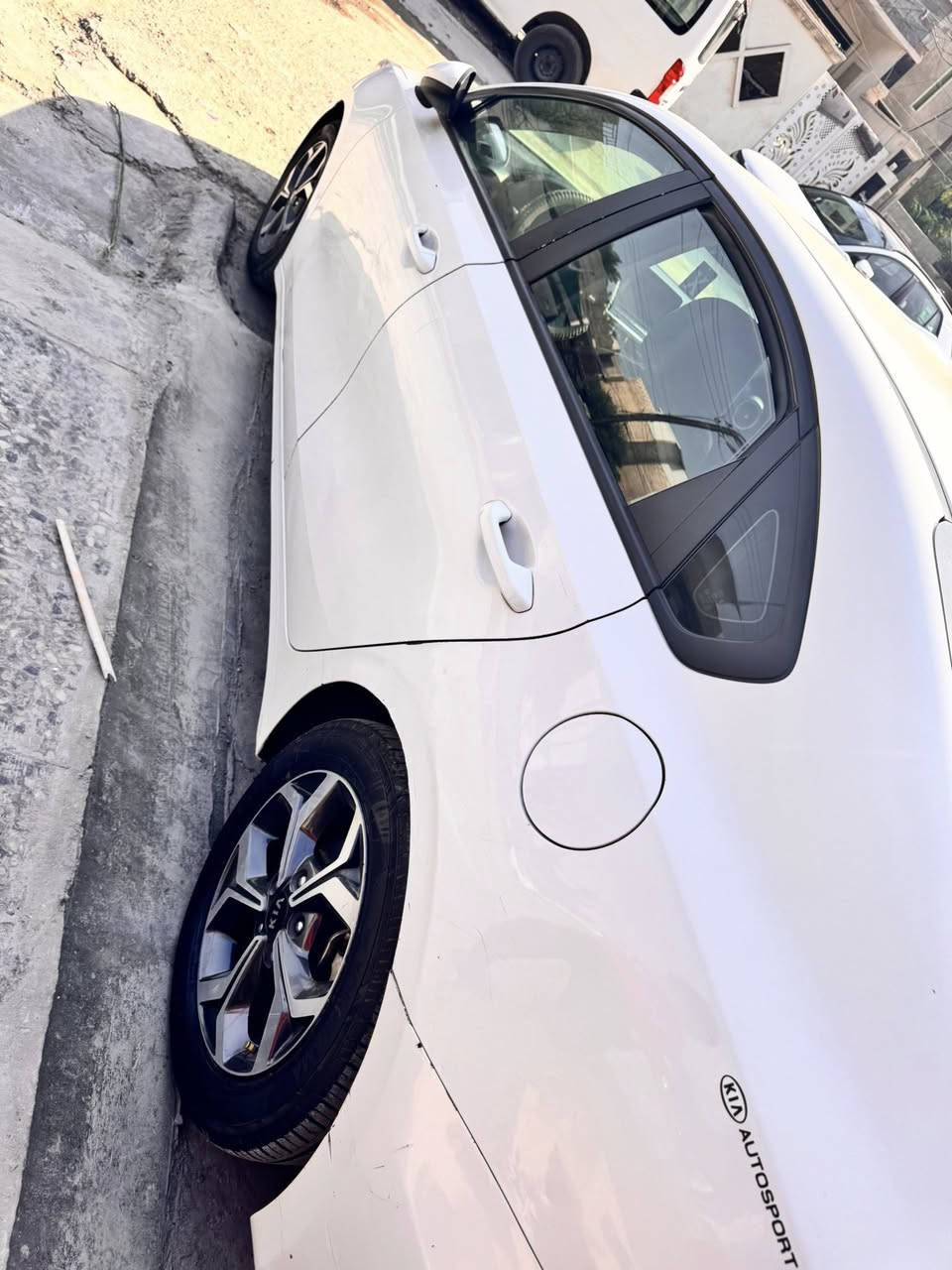 فورتي 20مكينه الفين وارد امريكي حادثه جاملغات اماميي كلير فقط بدون فتح بيه مكانات بارد السعر125
بغداد***********
