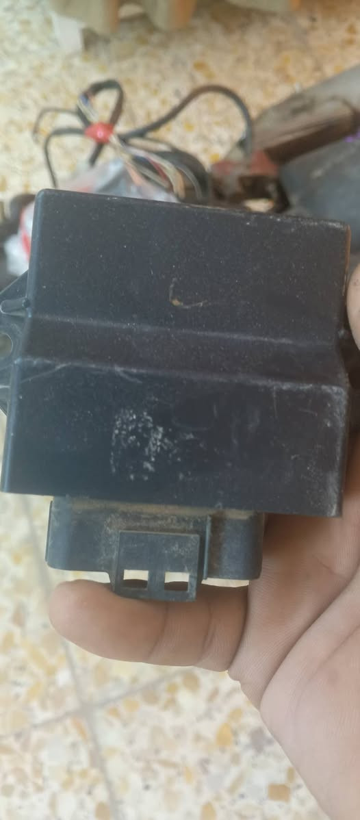 السلام عليكم ورحمة الله وبركاتة 
وعلي سعر برخص الماي  بس محتاج لان دراجتي نحجزت 

مكينه جي تي ار   نوزل 
شغاله  شلعه معدل  فول تاخذها علا الشغل  
سعرها 250 وبيها مجال ومامو مكينه نوزل اربع ولفات بهل السعر 

عقل جي تي ار بلادي اصلي ب 40

جوزة اصليه جي تي ار اصلي  ب30.

مكلني بياع تقاطع درويش  ***********
