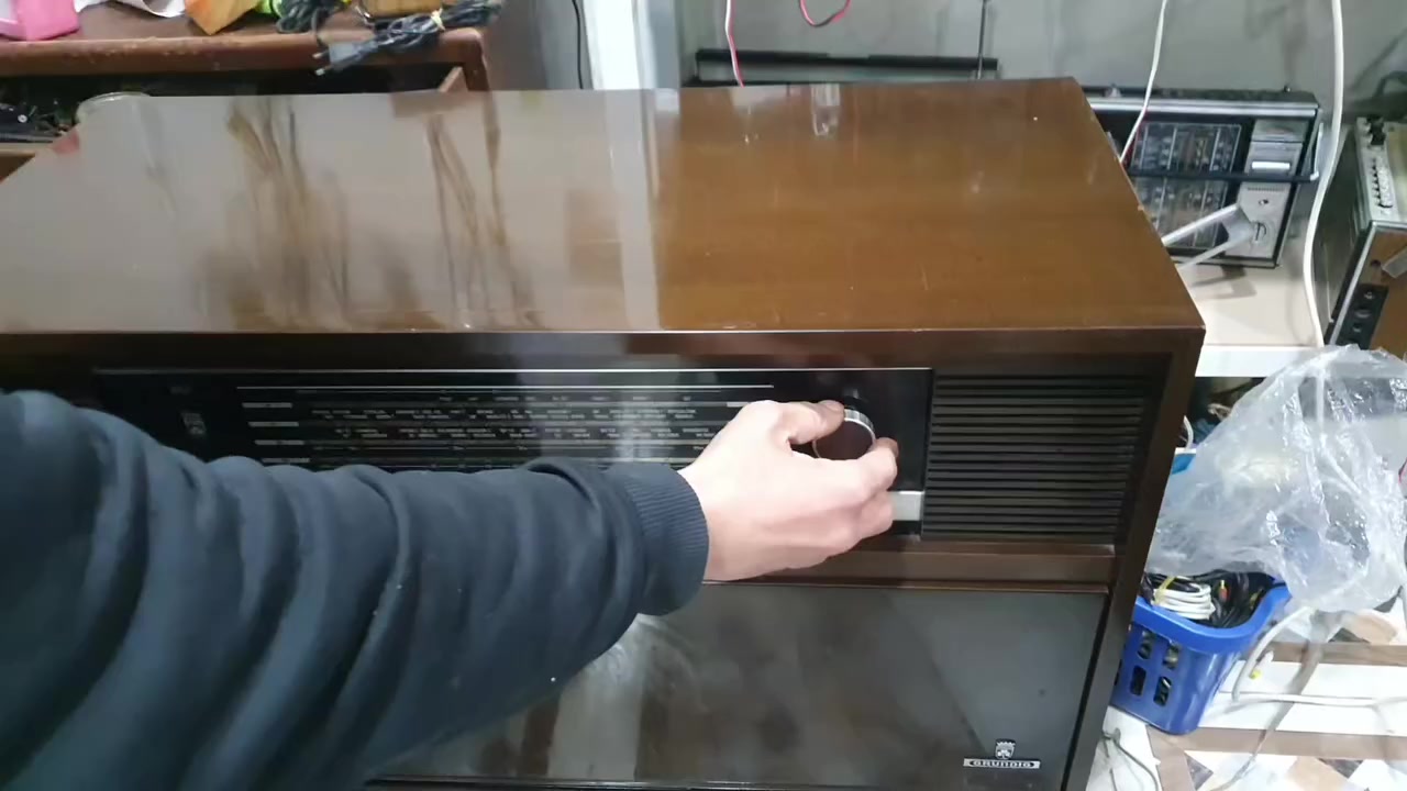 الرادیوو كرام  سالو ن تراسستر
ماركة كروندك 
صنع المانیة fm sw  mw lw 
ارتفاع 82 سم
العرض 78 سم 
العمق 35 سم


**إذا كنت صاحب هذا الإعلان وتريد حذفه لأي سبب، رجاءا أرسل رسالة إلى الدعم الفني**