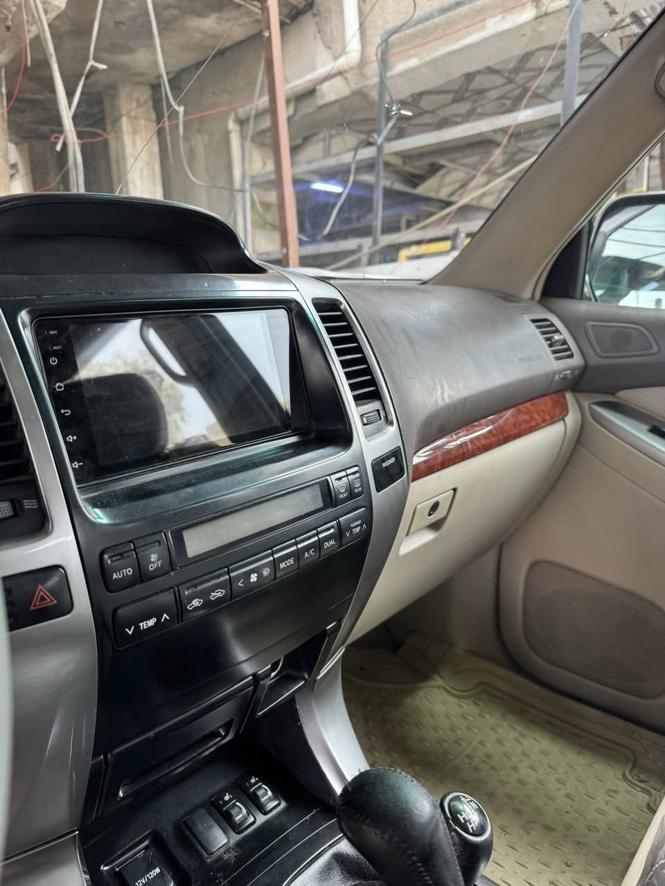 سلام عليكم برادو موديل2009مواصفات كويتي كامل مواصفات هيترتت بلكشن مري شفط دبل تانكي جكات تصعد وتنزل ثلاجه  السياره بيها شبر بلبنيد بس الباقي مكفول محرك v6مكاني بغداد رقم ***********
