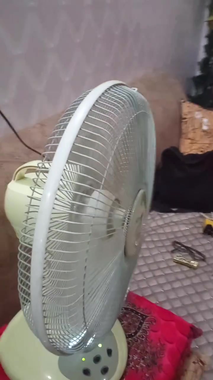 مراوحة 15 نظيفة جدا كهرباء 
العنوان حي الجزائر مقابل مستشفى مرجان فرع الصيدلية مرجان 
***********
