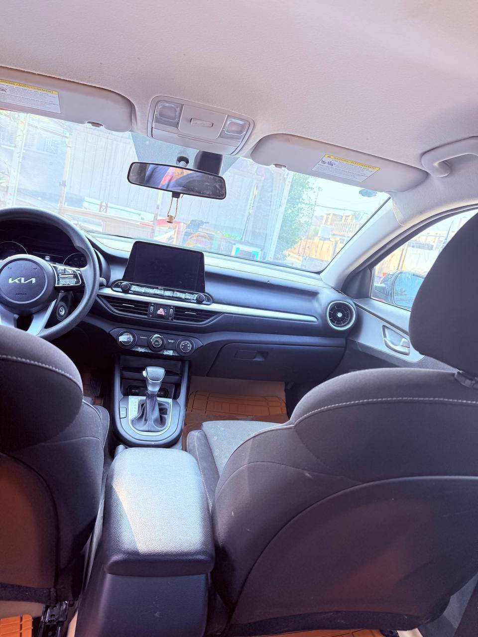 سلام عليكم سياره للبيع فورتي مديل 2023 دخول جديد حادث واضح بل صوره خاص مامتواجد انتصل على رقم ***********
