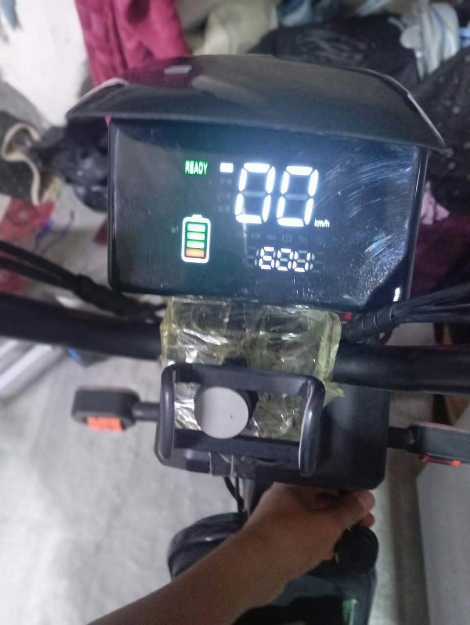 السلام عليكم دراجه شحن للبيع او مراوس معه باسكل BDاوSAnTOS استعمال 3اشهر نوعيه SAW دراجه جديده كلش يعني ما متعوبه الدراجه 3 سرع سرعتهااا 60 حقيقي السعر 465 وبيها مجال مكاني نجف متواجد ماسنجر واتساب فقط مراسله ***********
