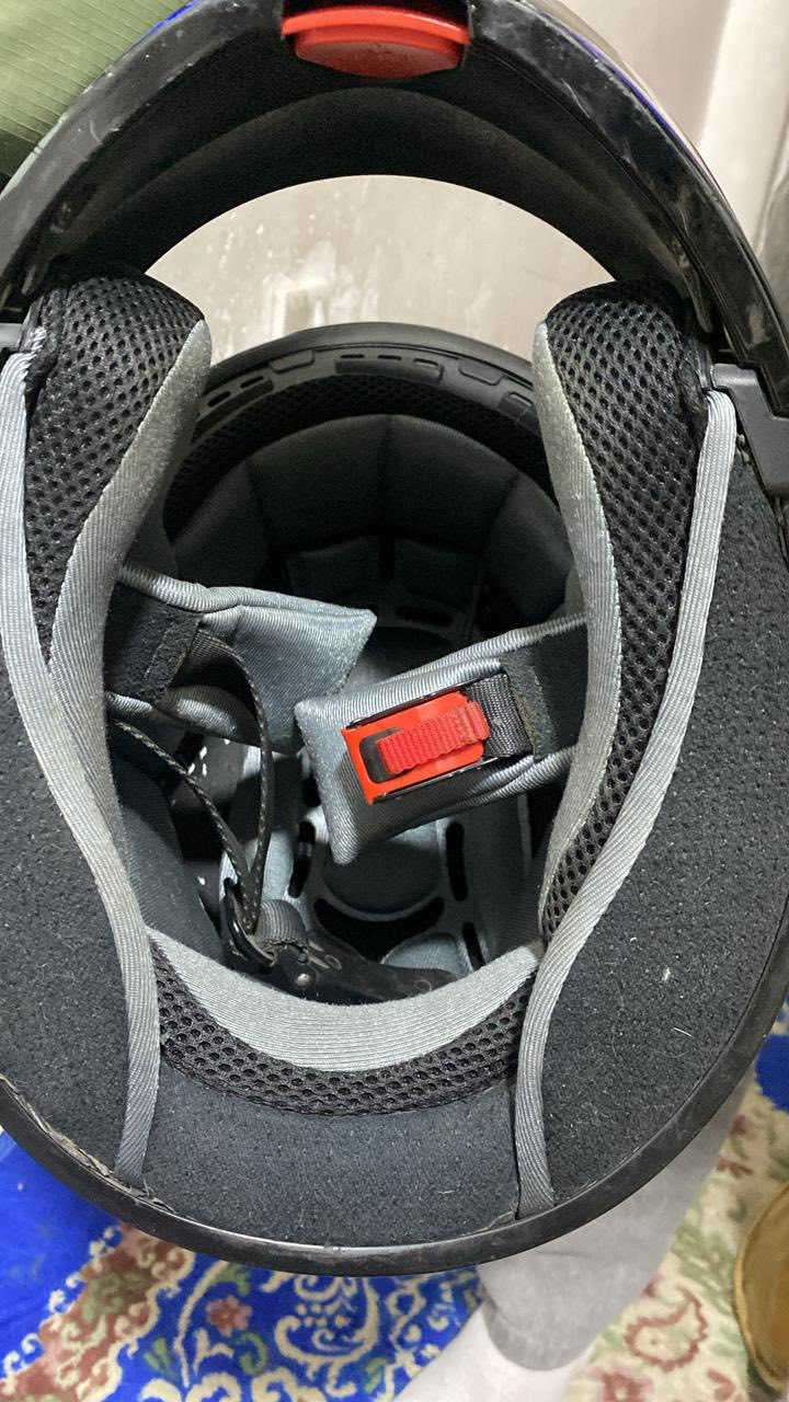 خوذه دراجه جديده مامستخدمه لبيع 60وبيها مجال بسيط 
***********
