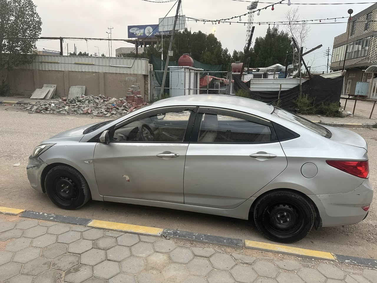 سلام عليكم اكسنت 2012 محرك 1600  خليجي بيه ٤ قطع 
ب 76   رقم نجف للتواصل ***********
