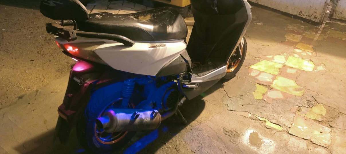 السلام عليكم للبيع كهربائية كلها شغاله سكنات وبك لايت 
مديل 20 بس الكابريتر مالتها تعبانه فقط 
خاص متواجد بس علق أو واتساب ***********
بيع او مراوس عادي حته لو جهاز عادي
