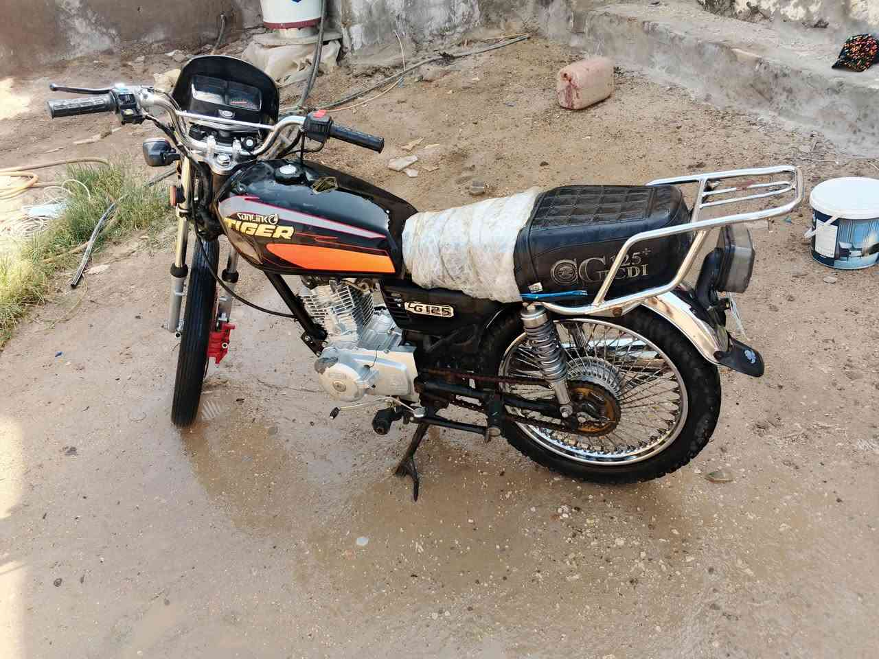 تايكر للبيع موديل 2024 اوراق سكنر
محرك نامه برو مافتوح شرط 
ترهم مراوس ب ناما 
***********
