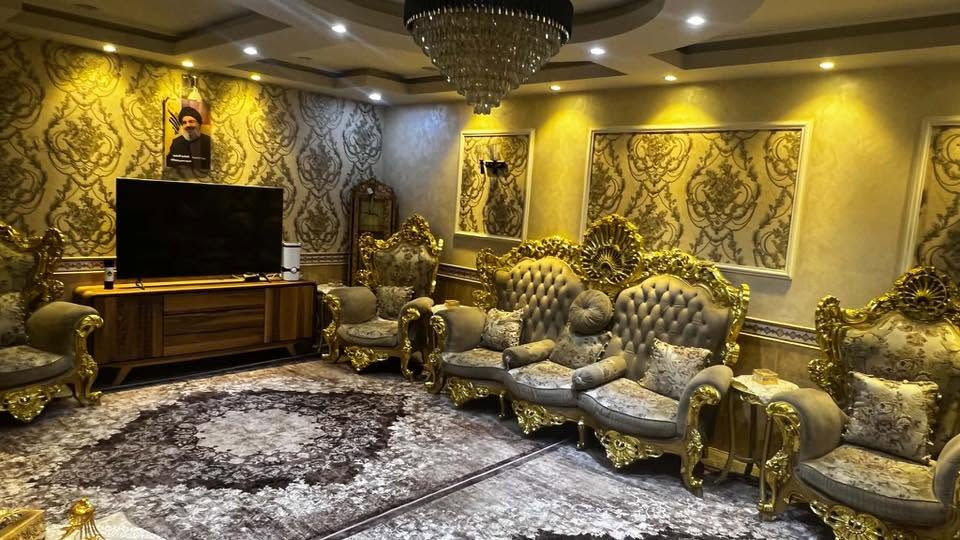 سلام عليكم بيت في حي الامانة مساحة البيت 210متر مع تشجير 285 متر واجهة البيت 15متر البيت كلش نضيف وجديد البيت علة شارع عام البيت بيه 2غرف نوم 3حمامات او مطبخ حار او بارد او استقبال او صالة او منور البيت مؤثث بلكامل تاخذ الاثاث وية البيت البيت ممكن تجاري او سكني  مقبايل مستشفى الأمير الاهلي للاستفسار على سعر ***********
