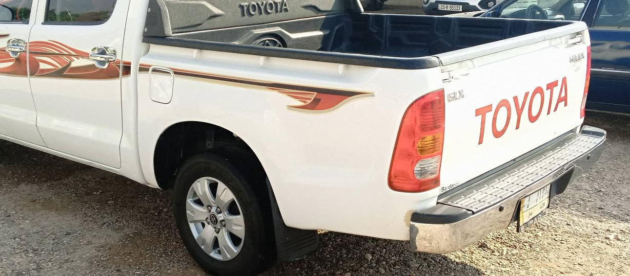 بيكم 2010
سعودي 
كير اوتوماتيك 
رقم انبار 
ماشيه 300
سونار مرفق بل منشور
اخوان التفاصيل كلها بسونار كلشي واضح
السعر 180
مكان السياره رمادي 
***********
