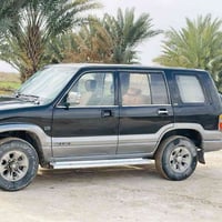 ايسوزو تروبر • ١٩٩٣ • محرك ٣٠٠٠