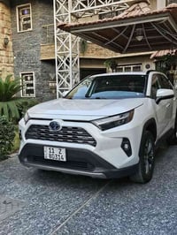 راف فور هايبرد وبانزين موديل 24..لمتد ..يعني كشنات 2 كهرياء .. وكشنات ...