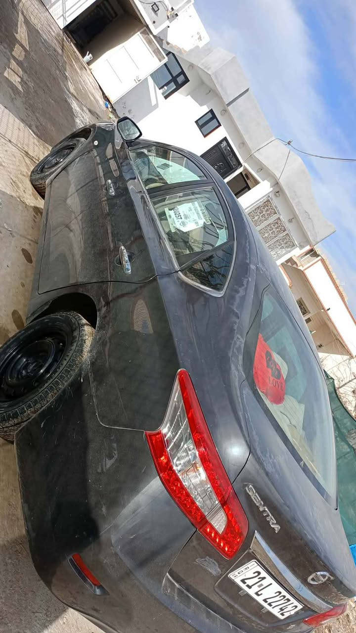 بەناوی خوای گەورە میهرەبان نیسان سێنترا مۆدێل 2015.  کیلۆمەتر 196هەزار ڕۆشتوە هیچی پێوە نیە سەیارەکە نمونە یە بەجوانی تۆزێ کالبونە وەی هەیە 
د.ع 100تۆزێ مەعمەلە 
ڕەقم ***********
*********** السليمانية, العراق
