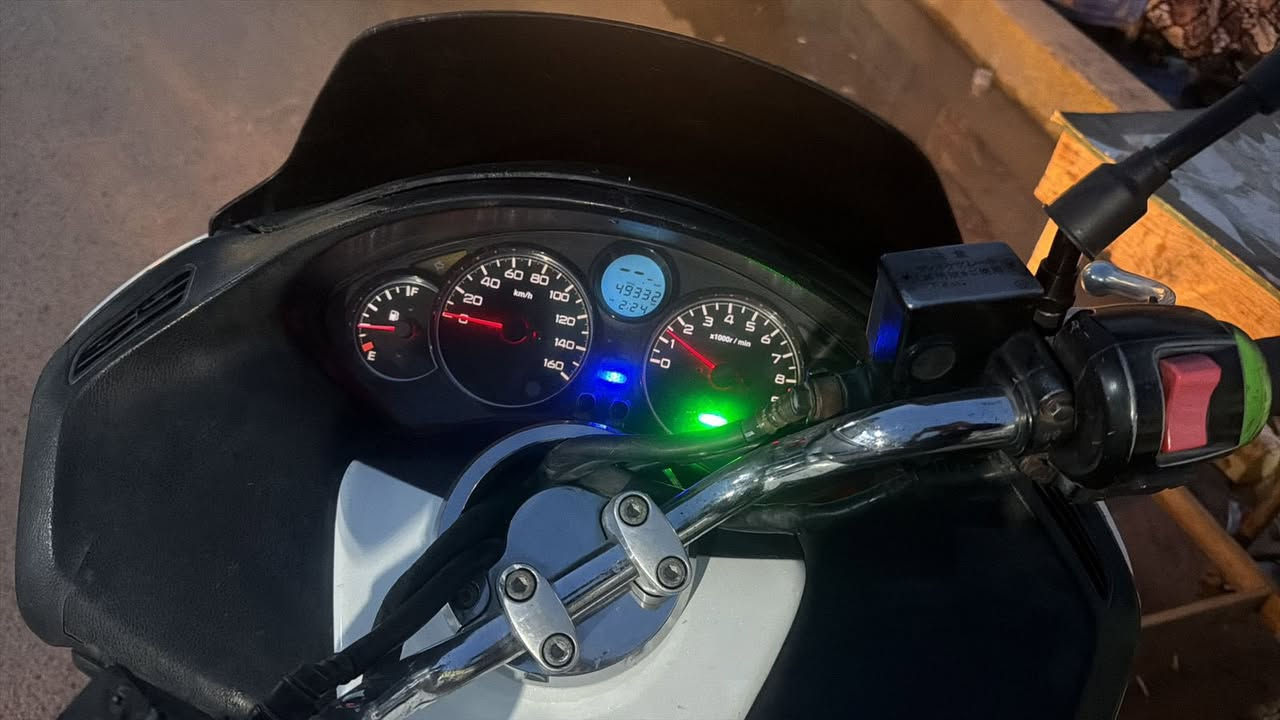 حبايب 08 مشكلتهة فقط چويتر  يخربط ويخليها تطفة مكينة ما مفتوحة  كهربائيات شغاله  كير ملغي عمية بيها اوراق منفيس فقط سعر700بيها مجال بسيط للشراي ***********
