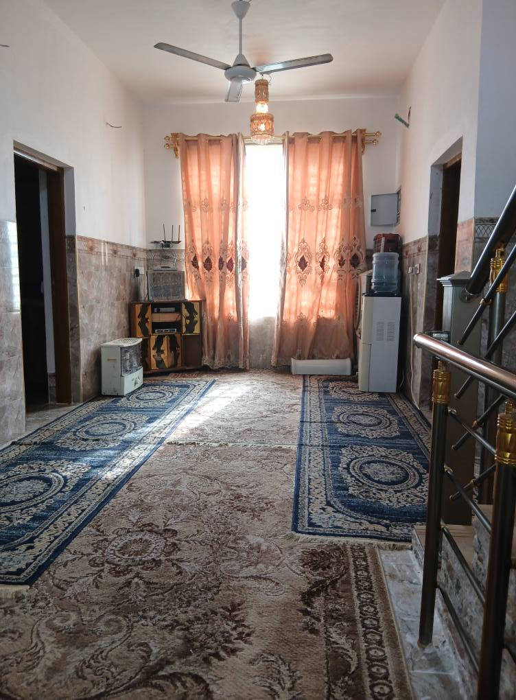 دار للبيع مساحه ٢١٠ طابو زراعي سند  ٢٥ الباء طابوق كونكريت مسلح الأساس رفت يحتوي علي 
٦غرف نوم 
٢صاله 
٢مطبخ 
استقبال 
٥ صحيات
طريق كربلاء بغداد مقابل سيد الوصياء خلف محطه القطار 
للمعلومات اكثر اتصل 
*********** كربلاء, العراق
