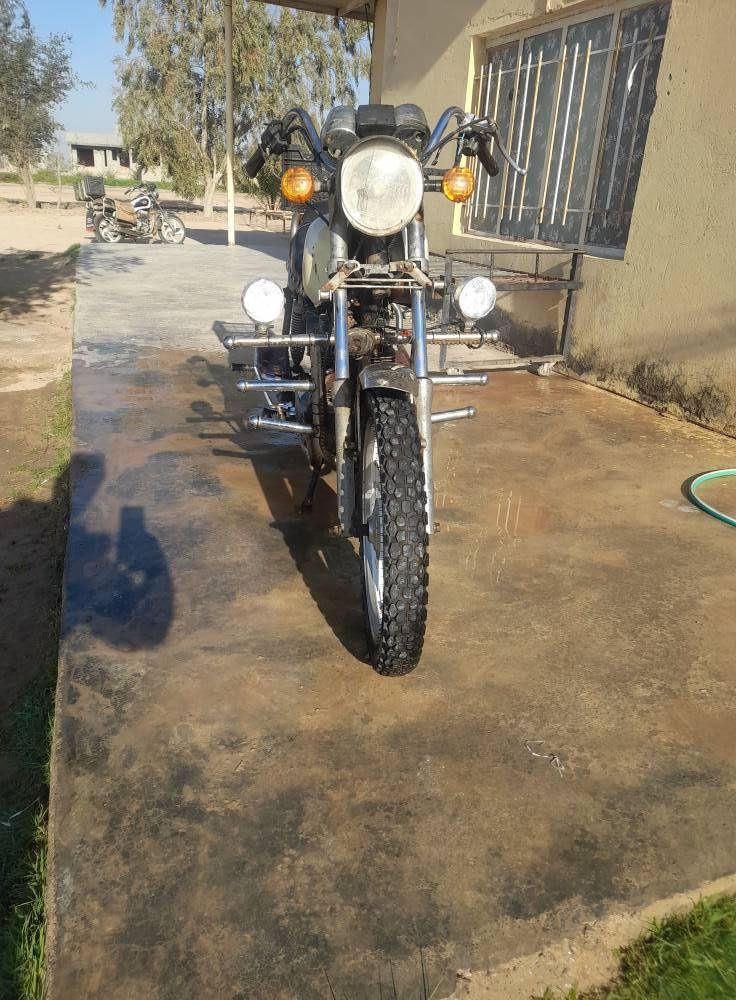 يالله توكنه على رزقك يارب: اسلام عليكم  دراجه جني موديل 10 دراجه شغاله خير من الله شلعه ومعدل بس نقص ابريك خلفي القبق ول بانزات طكت عندي ومابدلت وصجمات سلف وبس اصجمات اسلف موجودات بس انته شدهن  وكل نقص مابيه كهربايات كله شغاله مكان ديالى كنعان سيسبانه اسعر (200)وبيه مجال بدون اوراق كفاله عامه /***********
