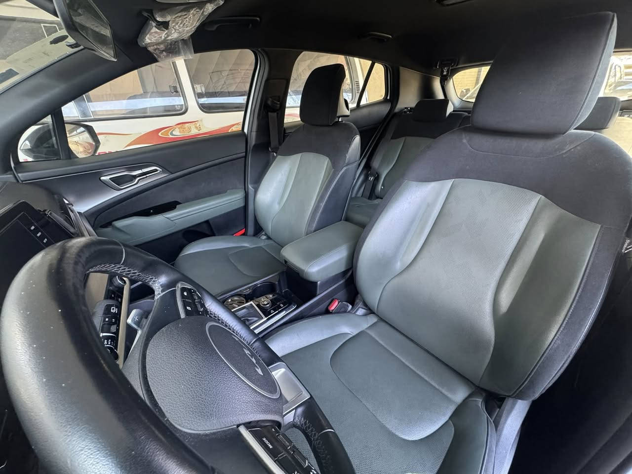 سلام عليكم
سبورتج فول داخل زيتوني موديل ٢٥

سعره ٢٤٠قفل

ماشيه ٢٩

مكانه بغداد الغزاليه

***********
