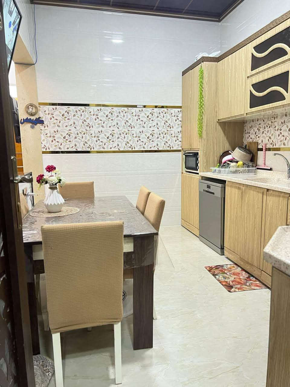 دار للبيع في هيما سيتي الأولى 📍
✅ موقع مميز جدًا
📐 المساحة: 100 م²
🏠 الواجهة: 6.25 متر
طابق ونص غرفتين نوم مع صحيات في ط الاول والثاني 

إذا كنت تبحث عن منزل بموقع ممتاز يصلح للسكن أو الاستثمار، فهذه فرصة لا تُعوّض.

📩 للاستفسار ومعرفة التفاصيل والسعر، يرجى التواصل على الخاص أو الاتصال.
***********
***********
