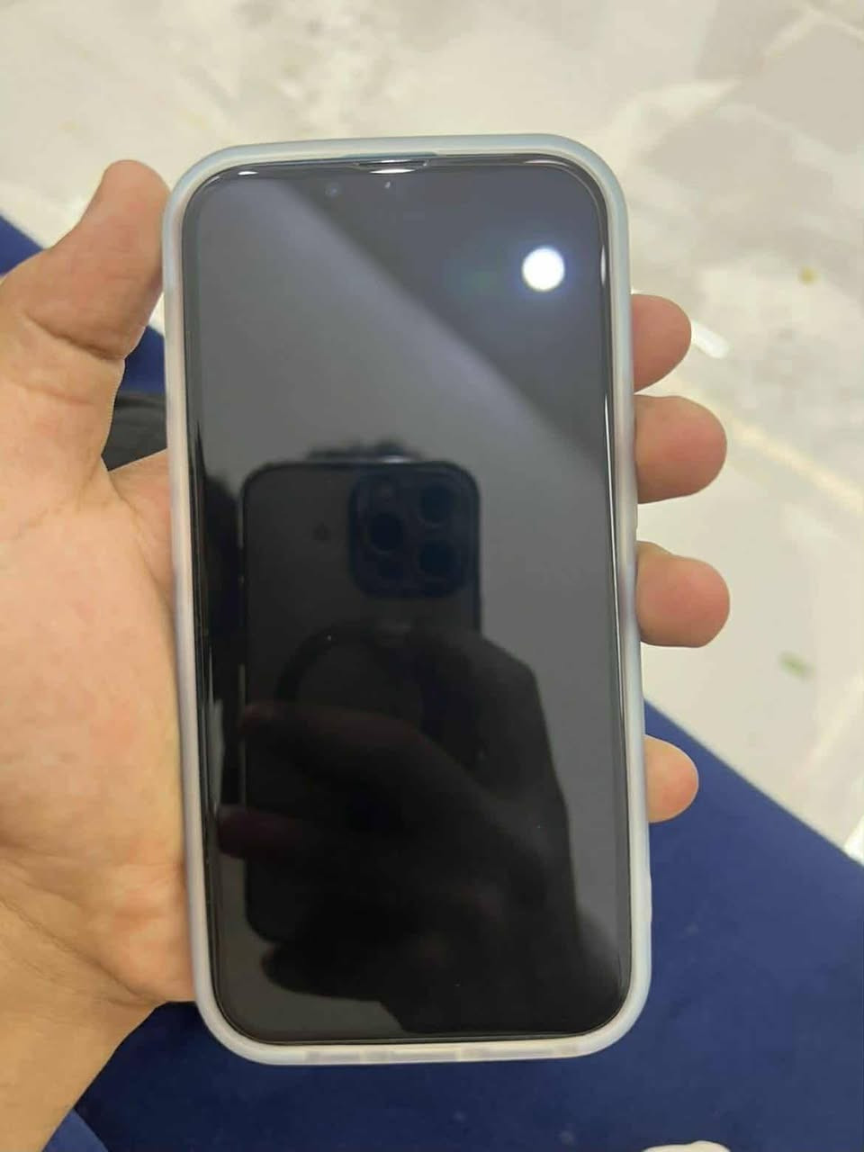 ايفون 13 عادي نضيف حيل
ممفتوح كله بلادي ذاكره 128 بطارية 85
سعره 460 بي مجال بسيط 
***********
