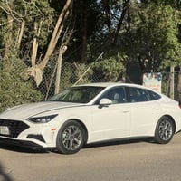 سوناتا موديل 2021 سيارة نضيفة بدون نقص صور الحادث مرفقة مع الصور شرط ب...