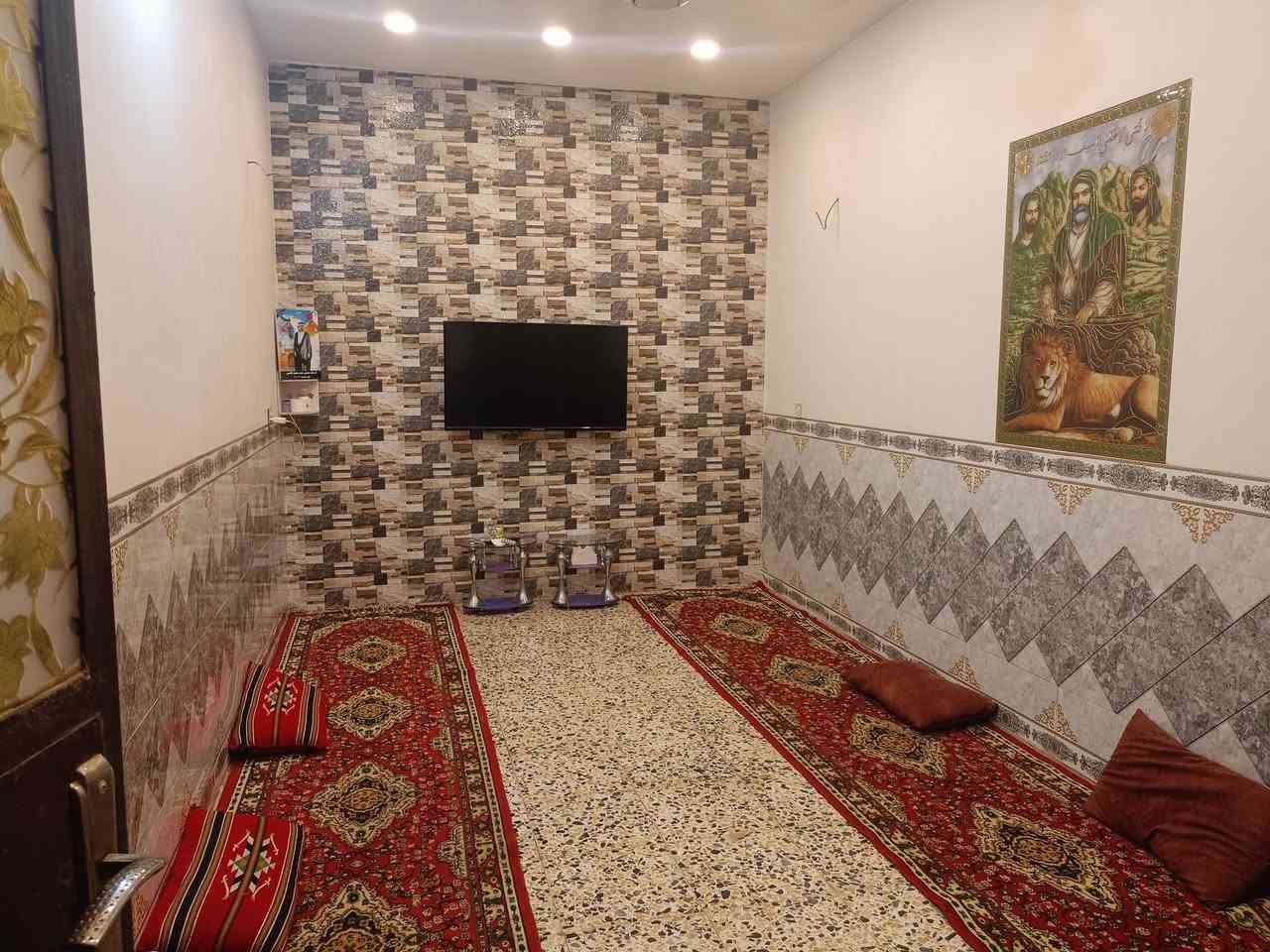 دار للبيع المساحه 100 سند اصفر متر بناء طابوك الارضيه رافت طابق واحد خدمات كامله ماء مجاري كهرباء تبليط موقع ممتاز حي البساتين المدخل الثاني من جهه القناه البيت صاير على شارع عرض الشارع 20)0/تفاصيل اكثر اتصل او خاص 
***********
