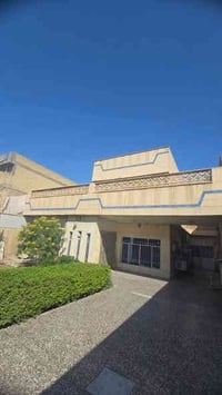 بيت خلف مركز شرطة الحبيبية بالقرب من أحمد المضمد للبيع المساحة ٣٠٠ متر...