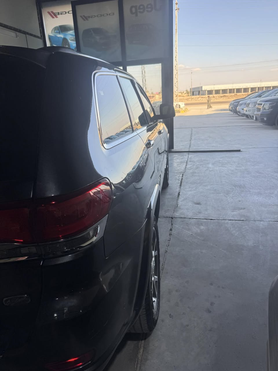 للبيع جيب شيروكي اوفر لاند فول مواصفات موديل ٢٠٢١ رقم بغداد بيها جامرلغ وبنيد مصبوغات وحادث امريكا موجود صورها مكان السياره ديالى بعقوبه السعر ٢٢٠ بيع مستعجل 
رقم الهاتف ***********
