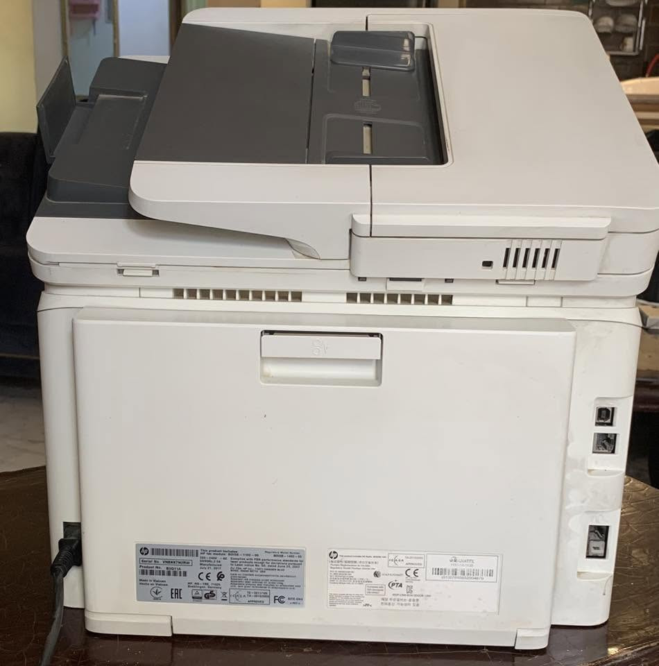 📢 للبيع HP Color LaserJet Pro MFP M277dw الأصلية

🔹 4 وظائف بجهاز واحد: طباعة، نسخ، سكنر، فاكس.
🔹 طباعة ليزر ملونة بجودة عالية.
🔹 طباعة أوتوماتيكية على الوجهين (Duplex).
🔹 اتصال Wi-Fi + USB + Ethernet.
🔹 تدعم الطباعة من الموبايل (HP Smart، AirPrint، Mopria).
🔹 شاشة لمس ملونة سهلة الاستخدام.
🔹 وحدة تغذية تلقائية للمستندات (ADF).
🔹 منفذ USB للطباعة المباشرة.
🔹 سرعة طباعة تصل إلى 18 صفحة بالدقيقة (أسود وملون).
🔹 تدعم أحجام الورق: A4، A5، A6، Letter وغيرها.
🔹 مناسبة للمكاتب، الشركات، الطلبة، وأصحاب الأعمال.

💎 طابعة أصلية، نظيفة، لم تدخل أي صيانة أو تصليح، وجميع أجزائها أصلية، وجاهزة للعمل.

💰 السعر: 135,000 دينار عراقي (قابل للتفاوض البسيط للجادين).

📞 للاستفسار والمراسلة***********
