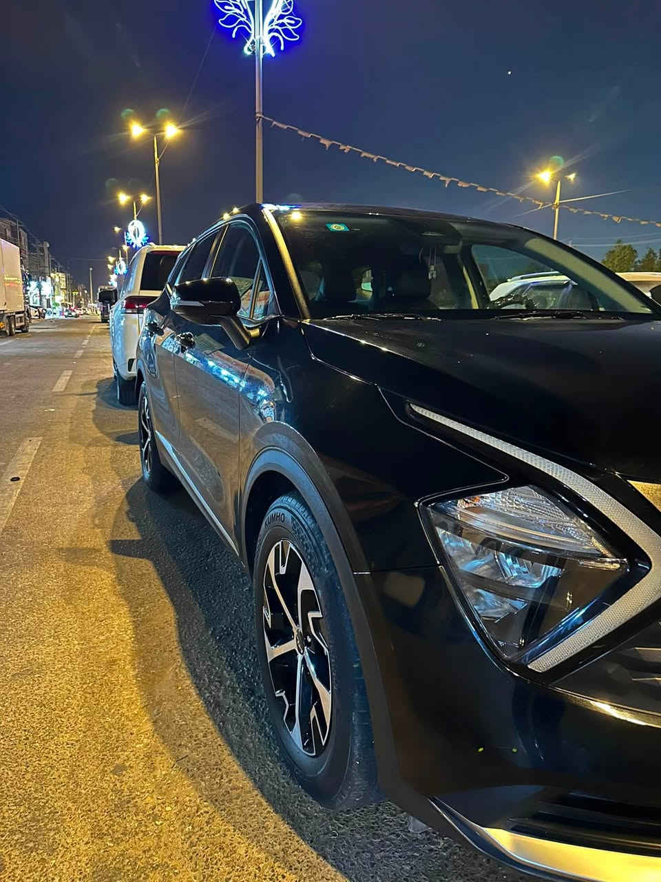 سلام عليكم كيه سبورتج وارد امريكي سياره كلين فقط بارد بخشم البنيد سياره فول موصفات عده الفتحه 
ماشيه 12000 سياره كلش جديده ستخدام شخصي 
رقم كربله بسمي تحويل ثاني يوم ستفسار ***********
السعر 230وبيه مجال للشراي فقط
