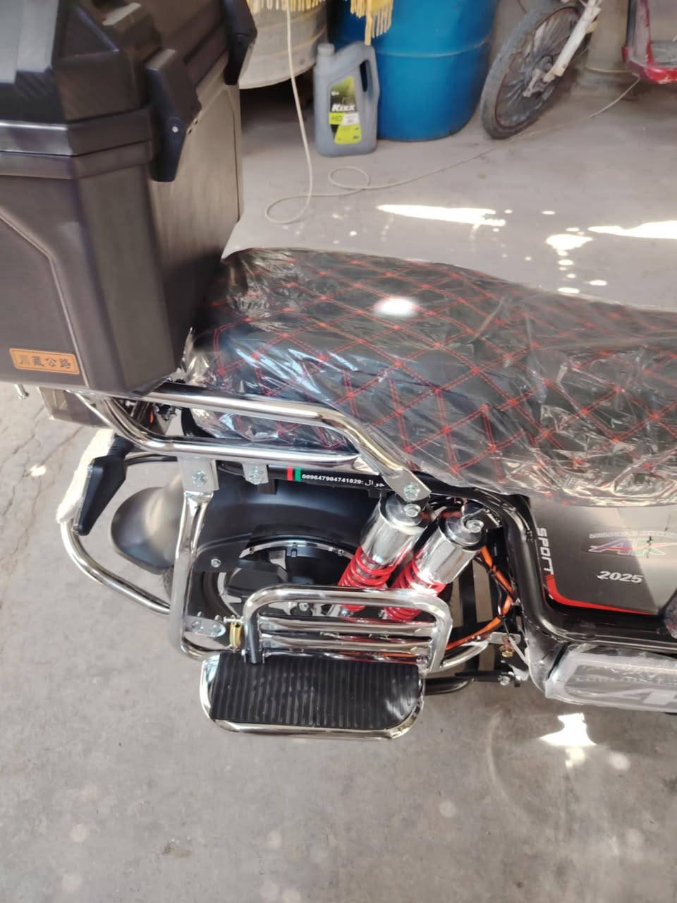 موطور شحن للبيع 
نوع 
جبلي 2025 اخذته 900 وصندوك 35 

 ✅بطاريات عل فحص✅

⭕لايت عالي ناصي 

⭕ شاشه الكترونيه 

⭕نظام ®️ الرجوع الى الخلف

⭕ نظام 4 سرع 1234 

⭕ بريك امامي، خلفي 

⭕ اشاير يمين، يسار

⭕تشغيل عن بعد 

⭕ جهاز انذار سرقه

⭕ شاحنه الشركه الاصليه 

⭕ كلشي شغال كهربائيات 

الموطور جديد 

(( السعر800( بي مجال) مكاني فلوجه شهداء

***********
