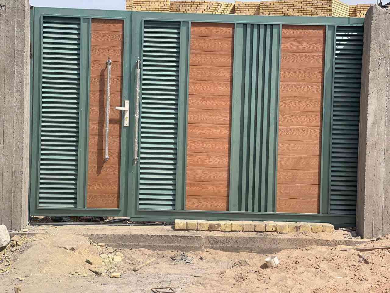 معمل بركات الزهراء الحداده عن توفر عروض خاصه بالاسعار لشهر رمضان المبارك وتشمل كافو أعمال الحداده الأبواب والشبابيك ومحجرات والسقائف إستفسار اتصال *********** وتساب *********** او زياره مقر عملنا الكئان في سماوه بدايه سكك مقابل أسواق الغدير بادارة حيدر الحداد
