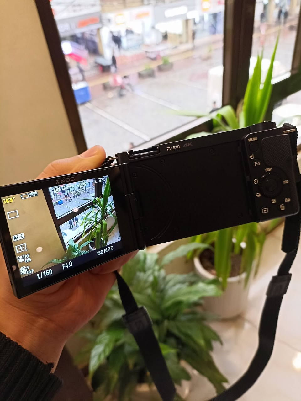 للبيع Sony zv e10
السلام عليكم 
السعر 850,000 
يوجد توصيل للمحافظات 
اللي يريد تفاصيل يتواصل مسنجر


**إذا كنت صاحب هذا الإعلان وتريد حذفه لأي سبب، رجاءا أرسل رسالة إلى الدعم الفني**