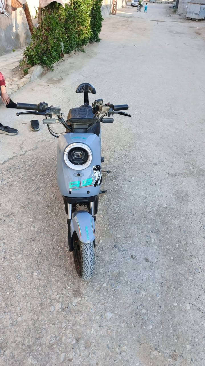 دراجه شحن مكفوله منطقه البصره قضاء الدير  السعر 400 رقم واتساب ***********
