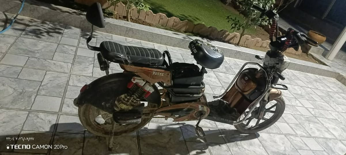 دراجە شحن للبیع کولە بەل شرت سعر250رقم***********
