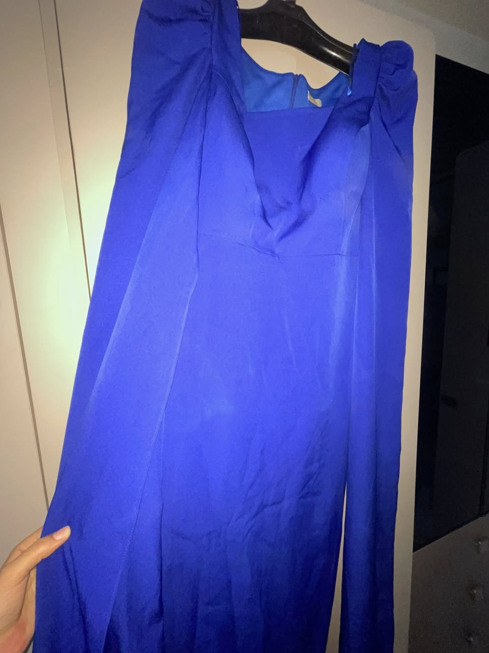 هلو بنات
فساتتين ودراعه لابستهن ع ساعه الفساتين يلبسن من 40-42 والدراعه تلبس38-44 لان بيها تصغير وتكبيير واحتمال اكثر وزن بعد تلبس مكاني بغداد الفستان الواحد ع 40  والدراعه ب30


**إذا كنت صاحب هذا الإعلان وتريد حذفه لأي سبب، رجاءا أرسل رسالة إلى الدعم الفني**