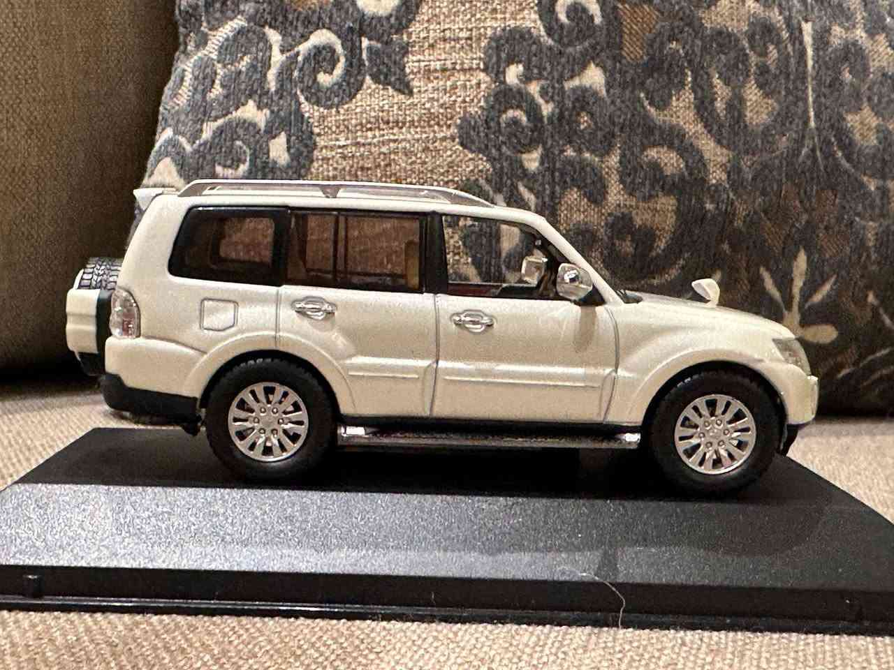 Mitsubishi pajero 🔴
first 43
 1/43
علبه اكريليك وقاعده بلاستيكيه


**إذا كنت صاحب هذا الإعلان وتريد حذفه لأي سبب، رجاءا أرسل رسالة إلى الدعم الفني**