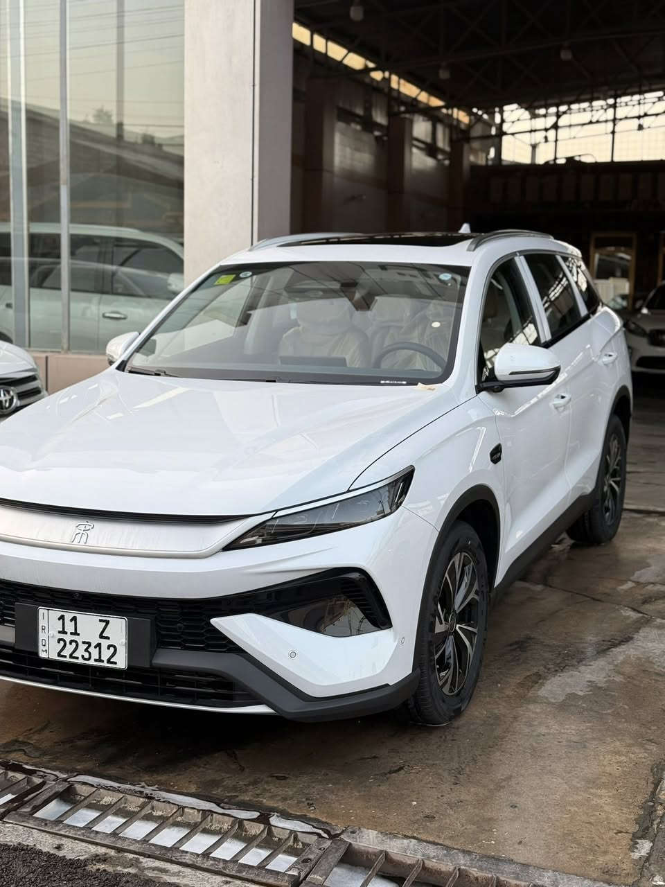 🔷معرض الملك لتجارة السيارات الحديثة🔷

           🔥دخول جديد البي وايدي السونك برو🔥

                   🔥موديل 2025 الون الابيض 🔥

                 🔥مثبت لوحات وسنويه جاهز وكامل 🔥

             🔥العده الكامله الاصيله والبصمات والكارت🔥

الموصفات
🔹مرقم بغداد جاهز 
🔹دخول ذكي 
🔹بصمة تشغيل
🔹رقم بغداد فحص موقت
🔹كرسي كهرباء 
🔹داخل جلد لونين
🔹اوتو بارك
🔹بنروما 
🔹فول سستم ايرباك
🔹ويل كب 
🔹كامرات ١٣ 
🔹هندبريك بصمة
🔹صندوك كهرباء 
🔹شاشه كبيره دواره
🔹نفكيشين 
🔹مري كهرباء
🔹اشاير بل مري 
🔹تبريد قطعتين 
🔹حساس امامي
🔹حساس خلفي 
🔹العده الكامله الاصليه 
🔹منفاخ تاير 
🔹ارضيات اصليه 
🔹فوم تاير 
🔹ماسحات اصليه 
🔹كيبل الشحن الاصلي 
🔹رادارات ٣٦٠ 
🔹يده نيكل 
🔹لايت زنون
🔹لد امامي 
🔹لد خلفي 
🔹علامه خلفي ليزريه

باقي الموصفات المعروفه للسونك البلاس الفول VIP

          🔥يوجد بيع وشراء ومراوس🔥

للستفسار زياره الموقع بغداد النهضه فرع الثالث فرع المصرف 

او الاتصال عله الارقام
***********
***********
