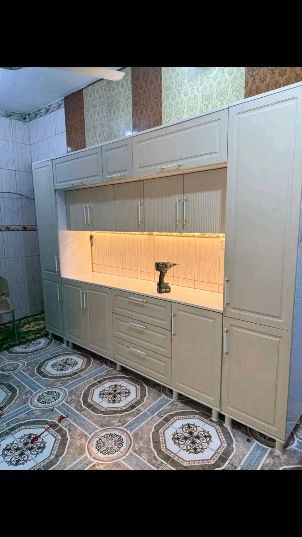 كاونترات خشب درجه اوله شرط الضمان.. توصيل مجاني لجميع المحافظات العراق كامل معه شد ونقل 