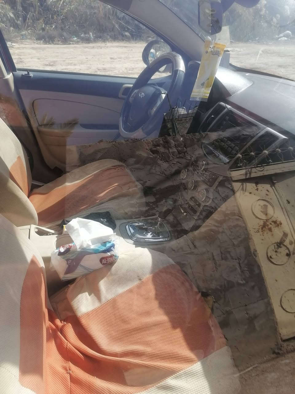 شيري ٢٠١٣  مكينه وكير كورلا سنويه استنساخ
الاصليه ضايعه وبيها كتاب فقدان شغله اصوليه
للبيع او مراوس ٢٥
***********
