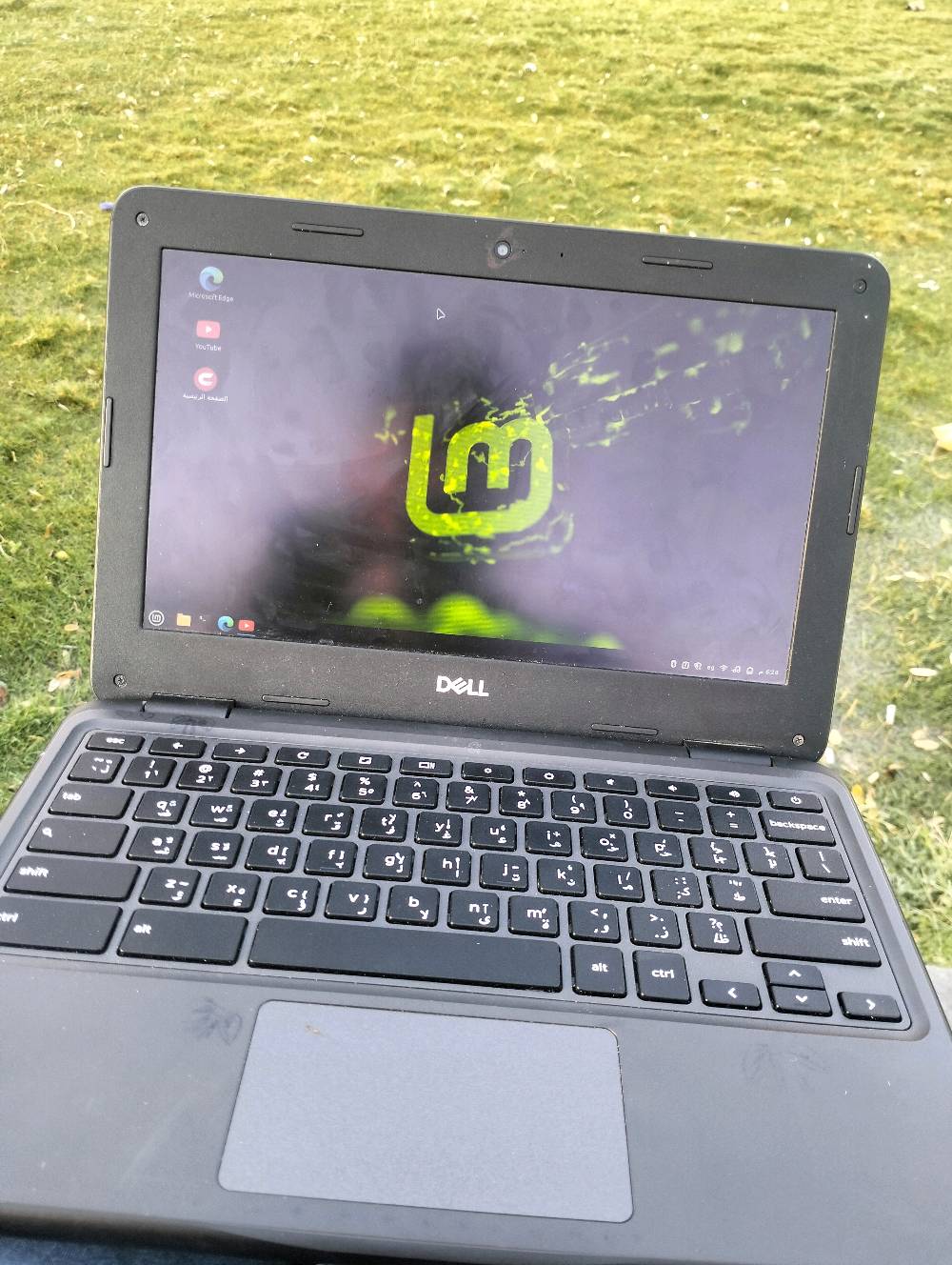 لابتوب Dell مميز وعملي - حالة نظيفة جداً!
هل تبحث عن جهاز اقتصادي، سهل التنقل، ومثالي للأعمال المكتبية والطلاب؟ هذا الجهاز هو خيارك الأمثل!
المواصفات التقنية:
المعالج: Intel Celeron N4000 (أداء مستقر للمهام اليومية).
الذاكرة العشوائية (RAM): 4 جيجابايت.
التخزين: 32 جيجابايت.
الشاشة: تدعم خاصية اللمس (Touchscreen) لسهولة الاستخدام والتفاعل.
مميزات الجهاز:
حالة الجهاز: نظيف جداً كما موضح في الصور، مع هيكل متين.
البطارية: أداء ممتاز يدوم حتى 3 ساعات تقريباً.
التصميم: حجم مدمج وسهل الحمل، مثالي للدراسة أو العمل.
📍 الموقع: كربلاء.
💰 السعر:(68.000) وبي مجال 
📞 للتواصل والاستفسار: ***********