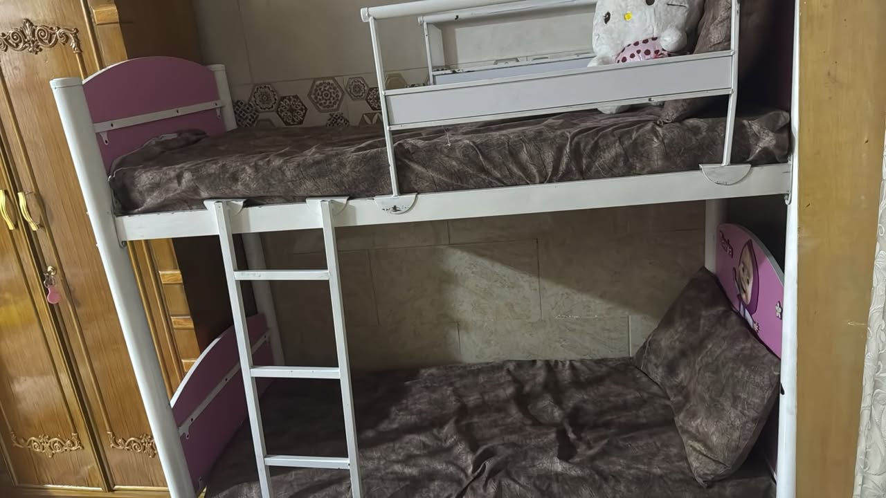 🛏️ جرباية بناتية طابقين - مستعملة نظيفة جداً ✨
الوصف:
جرباية بناتية طابقين مع دواشك عدد ٢ الشراي يجي خاص السعر ١٢٥


**إذا كنت صاحب هذا الإعلان وتريد حذفه لأي سبب، رجاءا أرسل رسالة إلى الدعم الفني**
