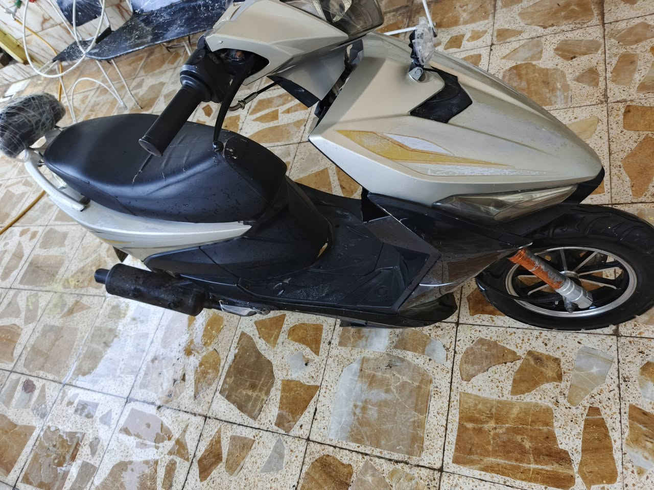 دراجة اف اس شغالة سلف نضيفة وسريعة سعرها 150 وبيها مجال


**إذا كنت صاحب هذا الإعلان وتريد حذفه لأي سبب، رجاءا أرسل رسالة إلى الدعم الفني**