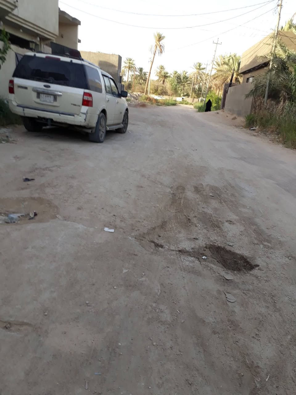 بيت ب بوبيات عمود 90 كلش قريب لشارع مساحه 50 سند 25 السعر 45 بناء بلوك كهربائي طابق ونص الارضيه كرانيت بيت كلش نظيف وحاليا فارغ استفسار اتصل ‏‪***********
