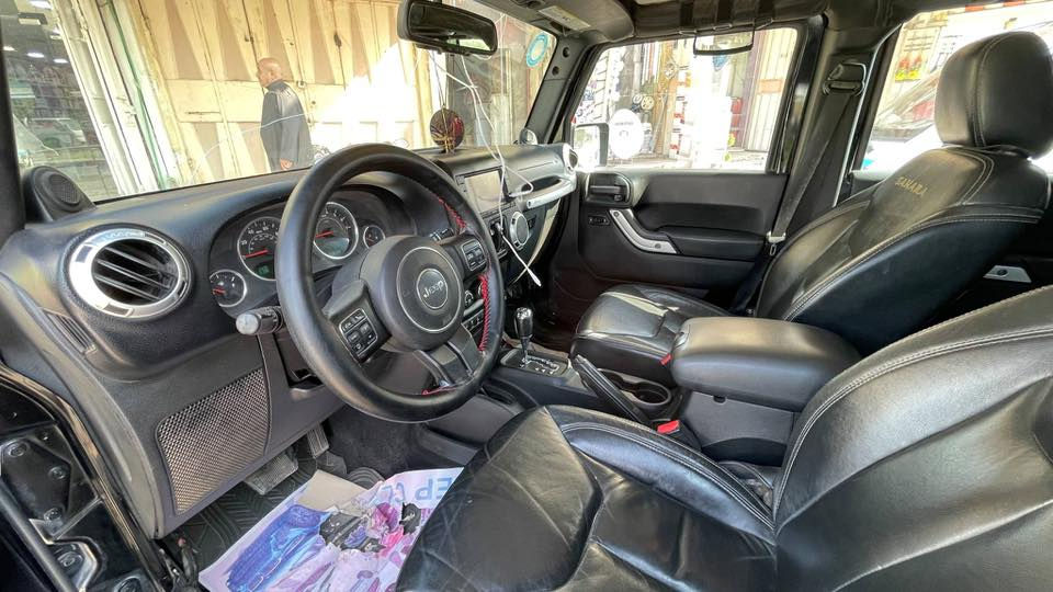 جيب رانكلر 2013 
صحاري فول موصفات 4 ابواب 
مقاعد جلد تدفئه  كامره شاشه بلاديه  
رقم بغداد 
سنويه جديده 
بدون ايرباك 
حادثها  خلفي شويه من الباب الخلفي وملاونين باب سايق
 بدون ايرباك 
مكينه 3600 
وكير مكينة مكفولات 
حداديه جديدة
مرفعه 2.5انج وعليها دبلات وسبيسرات واكسل
 من امريكا ودعاميه اماميه
 وشباك  ولايت و عليها ادامه كامله بدون نواقص
السعر 158
***********
